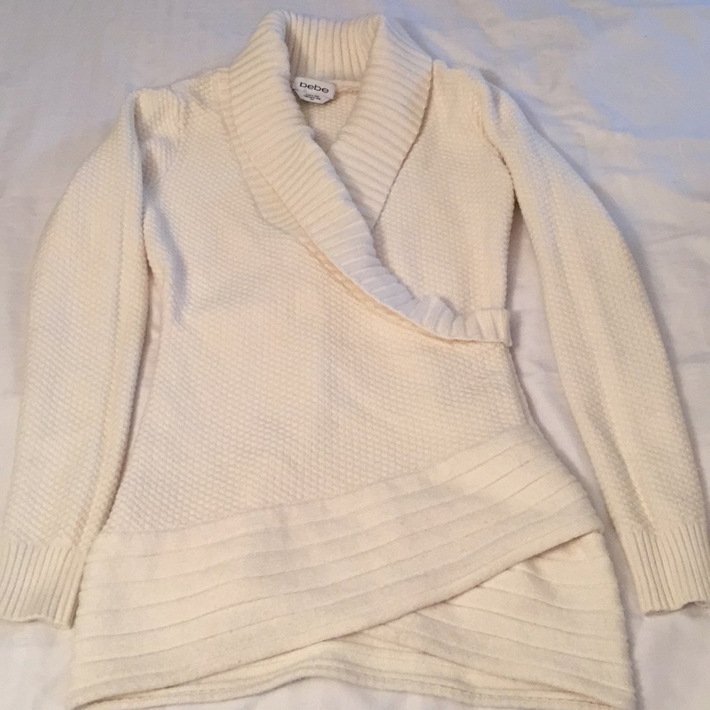 Bebe sweater 💟 No flaws.